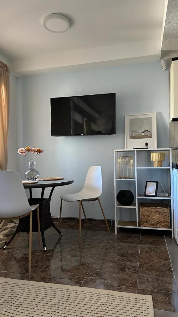 Playa De Los Naufragos Cozy Apartment With Pool Torrevieja Eksteriør billede