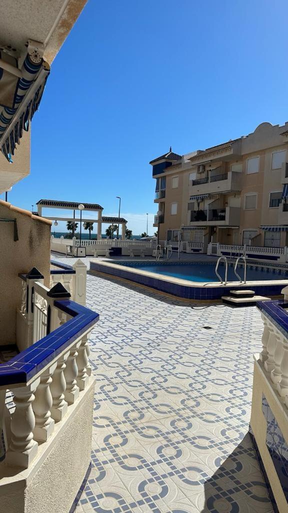 Playa De Los Naufragos Cozy Apartment With Pool Torrevieja Eksteriør billede