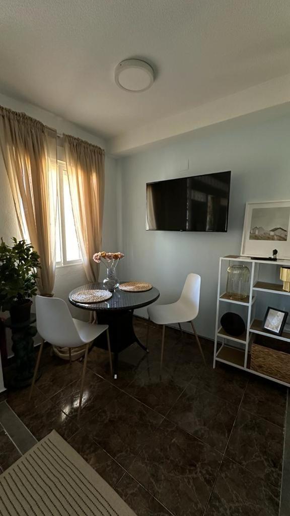 Playa De Los Naufragos Cozy Apartment With Pool Torrevieja Eksteriør billede