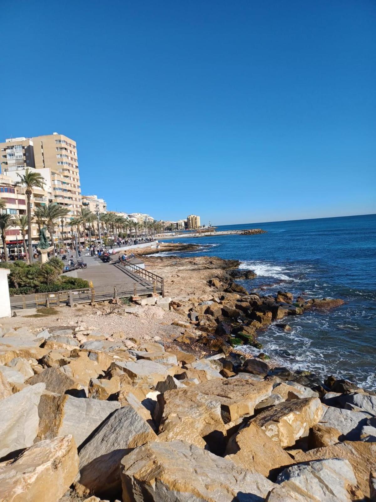 Playa De Los Naufragos Cozy Apartment With Pool Torrevieja Eksteriør billede